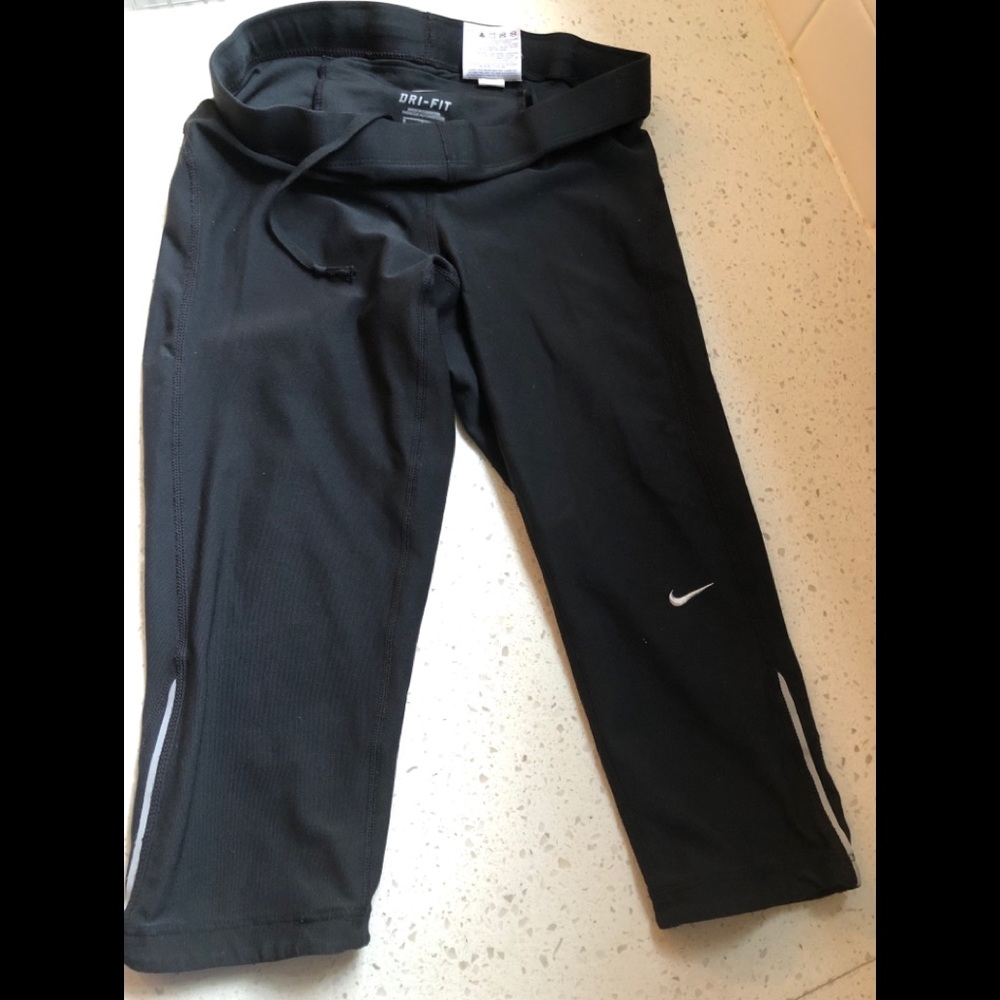 Nike Dry-Fit Capri leggings